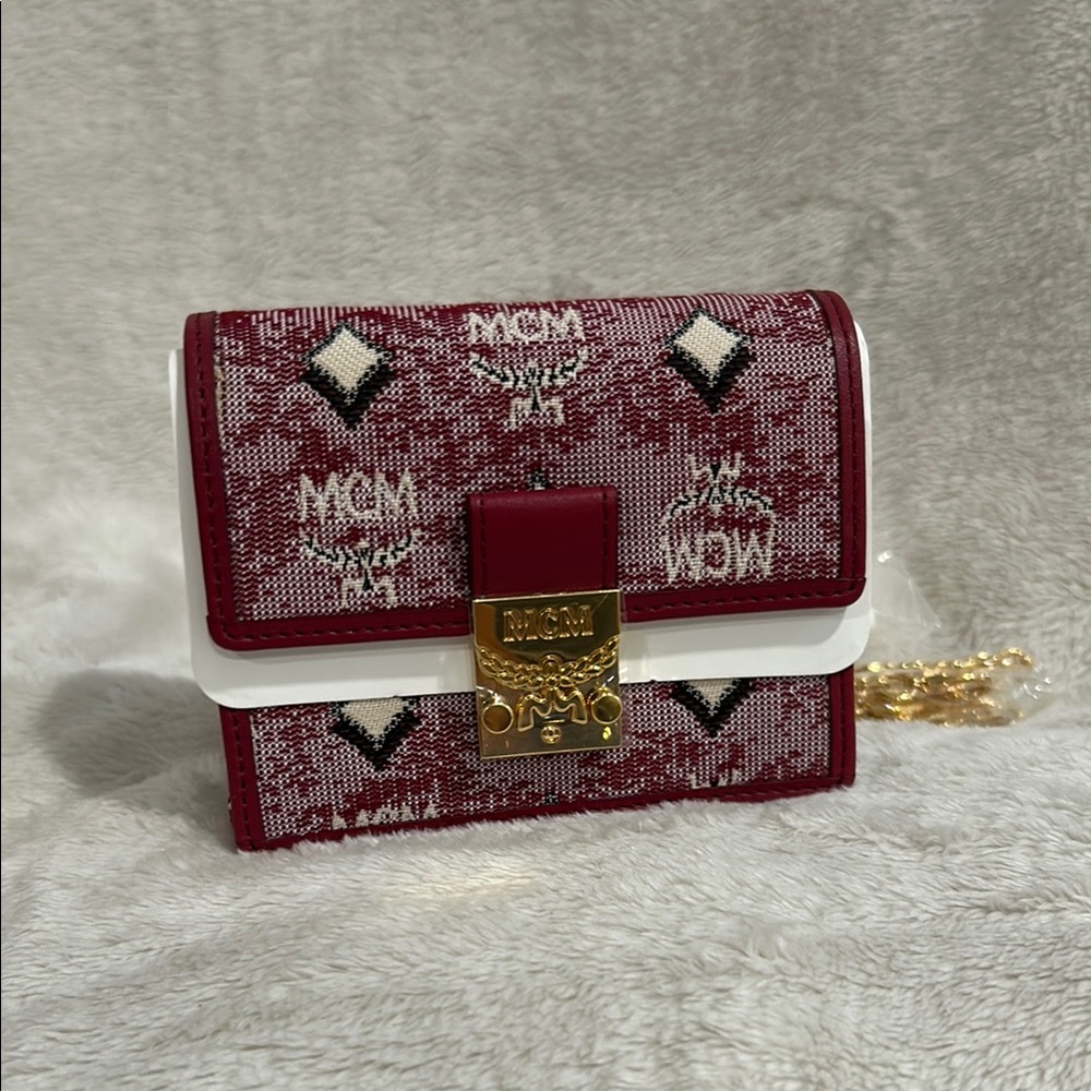 MCM Mini Chain Pouch - Picture 2 of 7